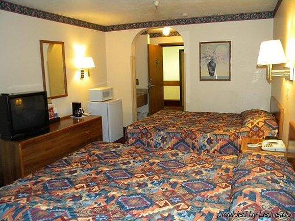 Econo Lodge Inn & Suites Albuquerque East I-40 Eubank Exit Habitación foto