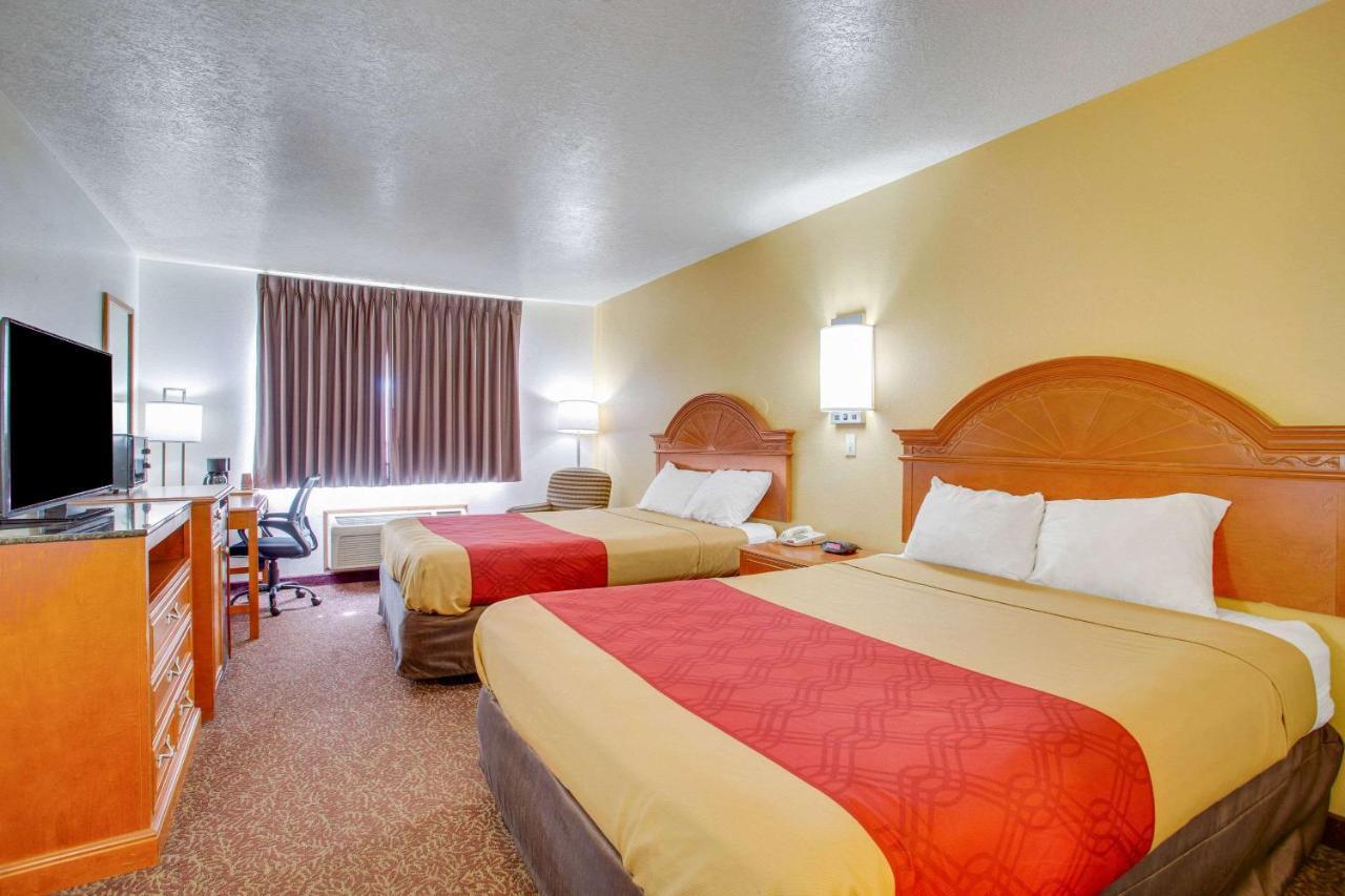 Econo Lodge Inn & Suites Albuquerque East I-40 Eubank Exit Exterior foto